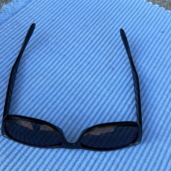 Prescriptions IN RAY BAN WAYFARER!  good condition framed in tight normal shape - Picture 8 of 9